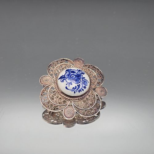 Lot #24 (1 of 5)