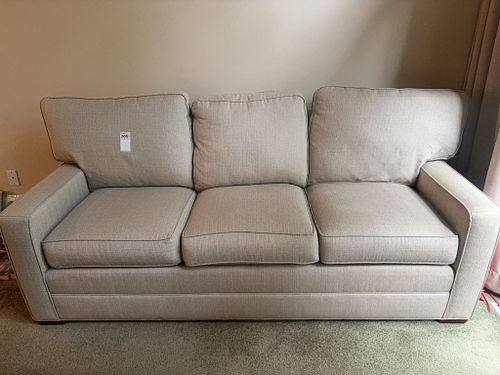 Lot #205 (1 of 7)