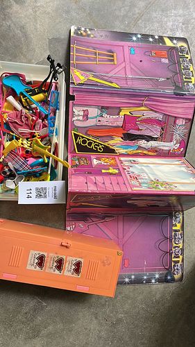 Lot #114 (1 of 8)
