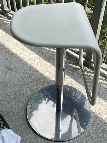 Lot #49 (1 of 7)