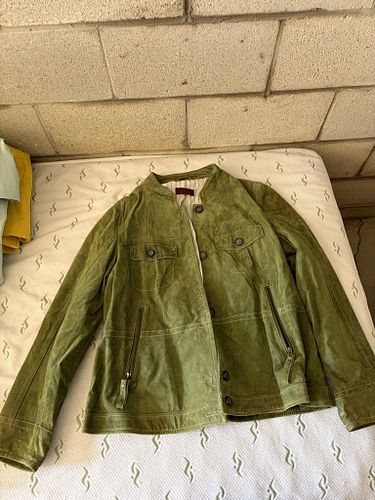 Lot #52 (1 of 8)