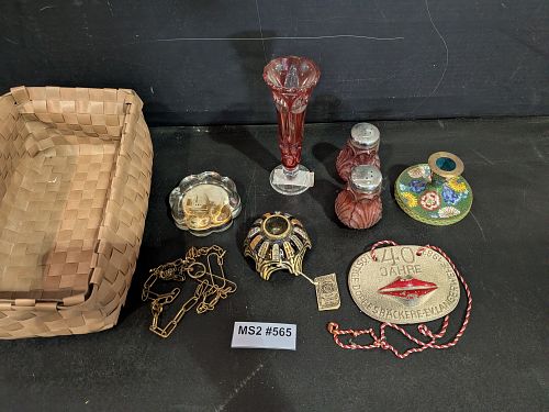 Lot #565 (1 of 5)
