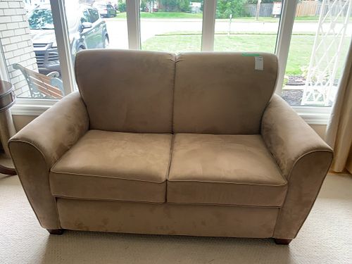 Lot #715 (1 of 7)