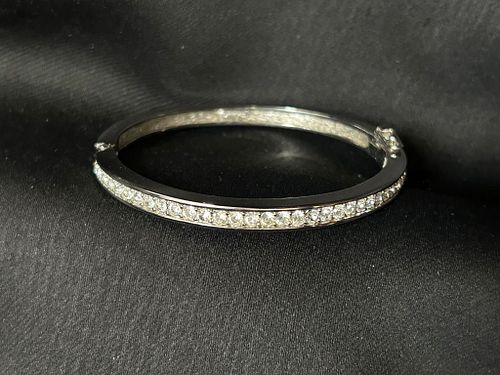 Lot #211 (1 of 17)