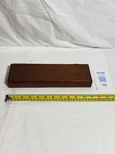Lot #19 (1 of 8)