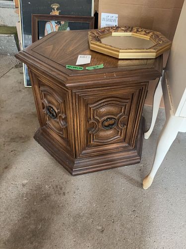 Lot #607 (1 of 9)