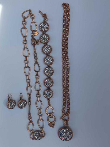 Lot #471 (1 of 4)