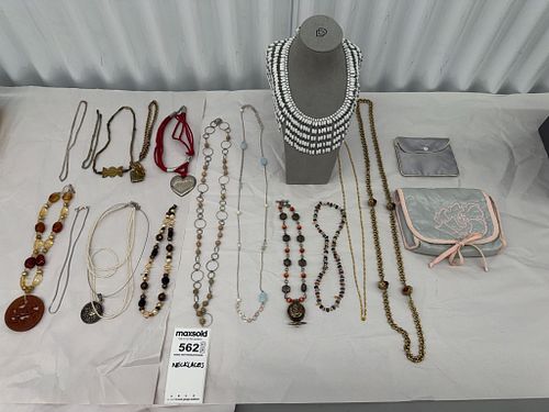 Lot #562 (1 of 6)