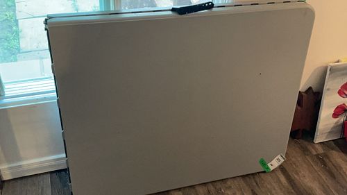 Lot #305 (1 of 8)