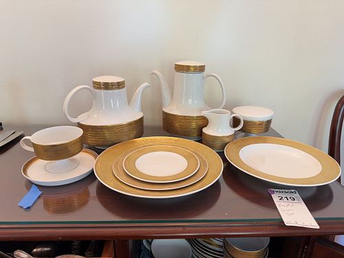 Lot #219 (1 of 12)