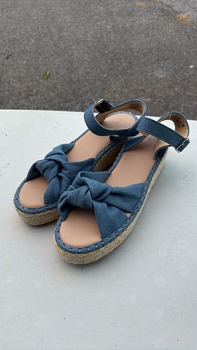 Lot #32 (1 of 5)