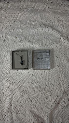 Lot #140 (1 of 4)