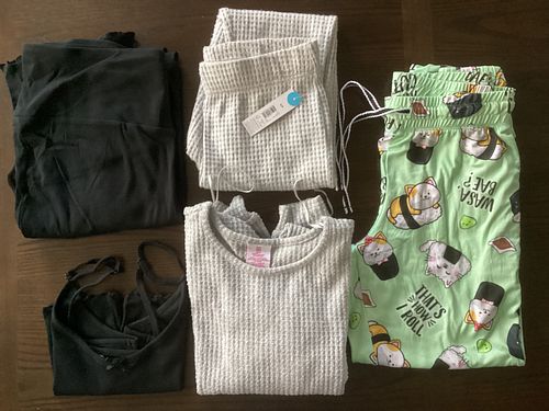 Lot #100 (1 of 4)