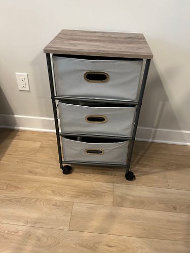 Lot #33 (1 of 8)