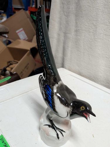 Lot #253 (1 of 9)