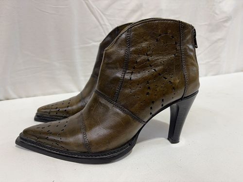 Lot #221 (1 of 5)
