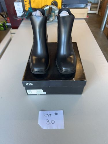 Lot #30 (1 of 6)
