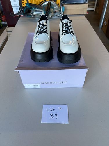 Lot #39 (1 of 8)