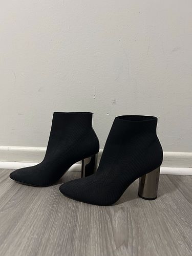 Lot #32 (1 of 9)
