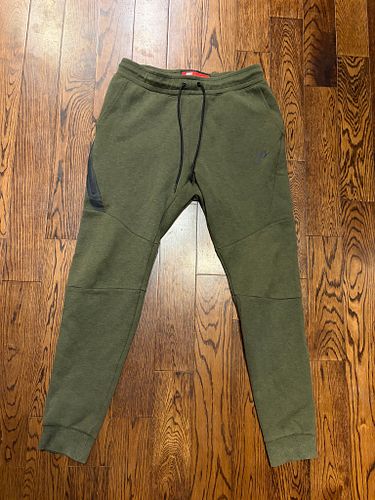 Lot #24 (1 of 7)