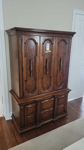 Lot #551 (1 of 8)