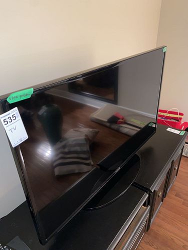 Lot #535 (1 of 8)