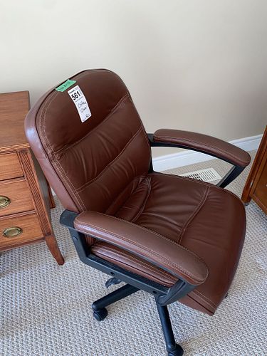 Lot #561 (1 of 8)