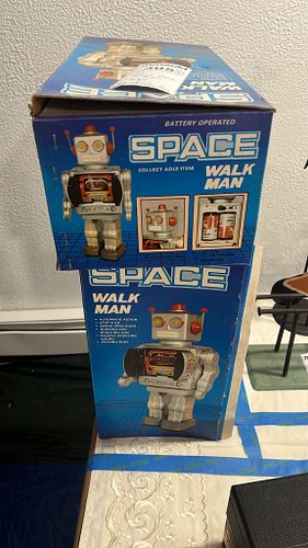 Lot #305 (1 of 11)