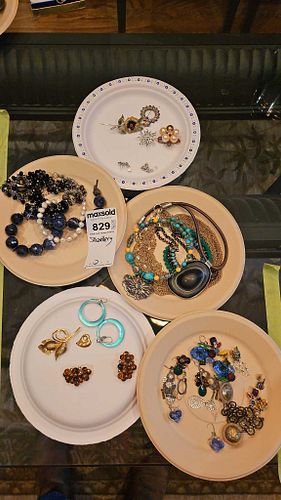 Lot #829 (1 of 18)