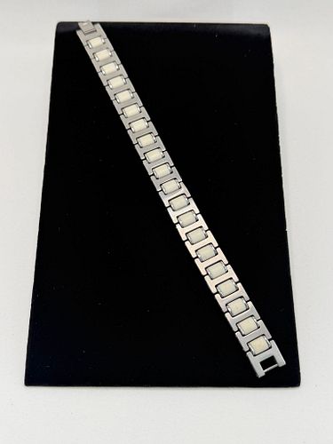 Lot #191 (1 of 4)