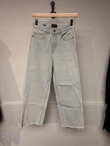 Lot #30 (1 of 3)