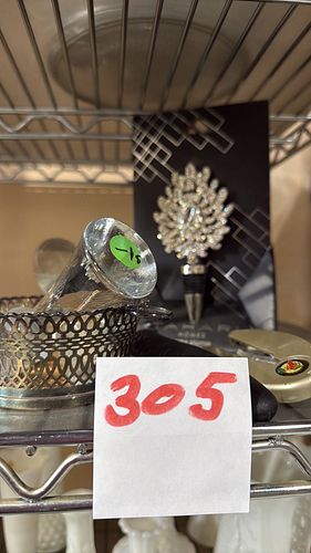 Lot #305 (1 of 9)