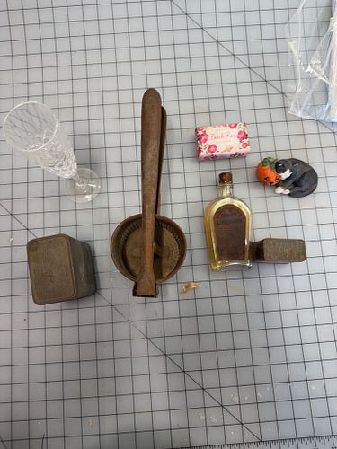 Lot #40 (1 of 10)