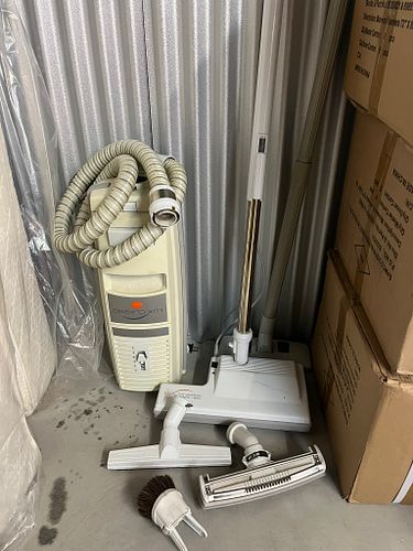 Lot #65 (1 of 5)