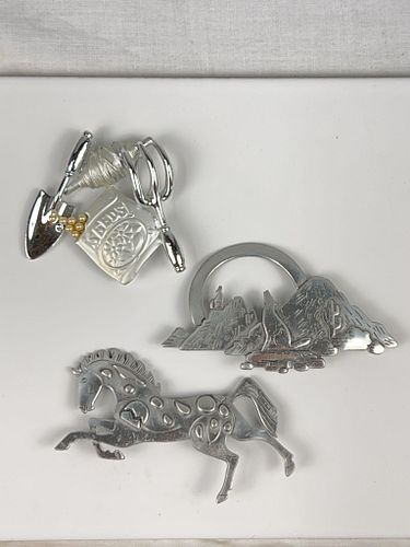 Lot #305 (1 of 4)