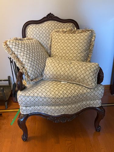 Lot #698 (1 of 7)
