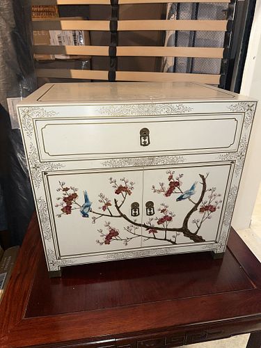 Lot #185 (1 of 4)