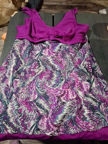 Lot #28 (1 of 4)