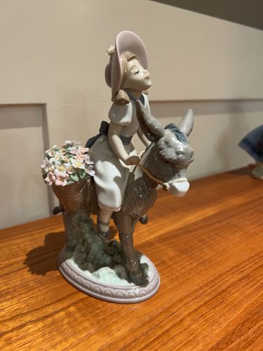 Lot #9 (1 of 5)