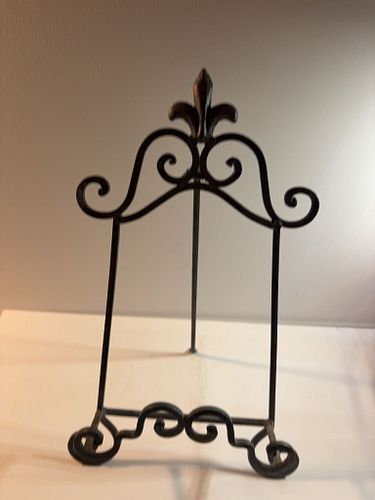 Lot #23 (1 of 8)