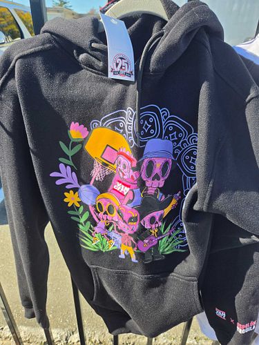 Lot #5 (1 of 4)