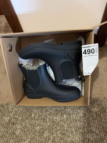 Lot #490 (1 of 9)