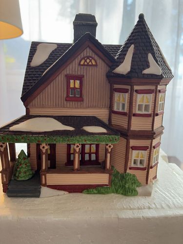 Lot #33 (1 of 8)