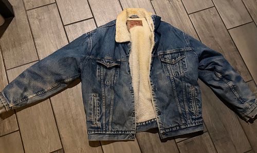 Lot #210 (1 of 4)