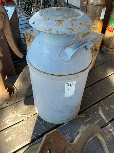 Lot #812 (1 of 4)