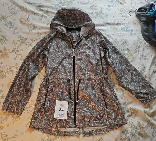 Lot #24 (1 of 4)