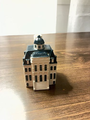 Lot #24 (1 of 6)