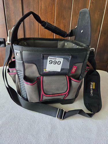 Lot #990 (1 of 3)
