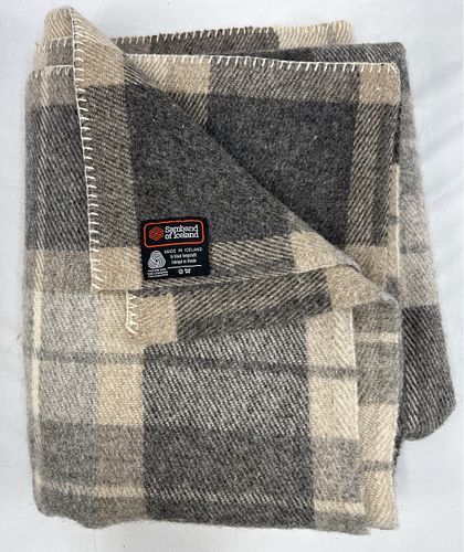 Lot #400 (1 of 4)