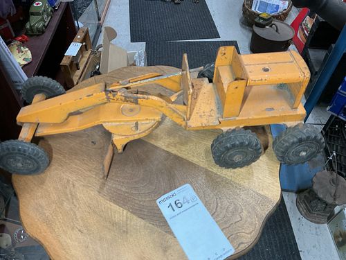 Lot #164 (1 of 7)